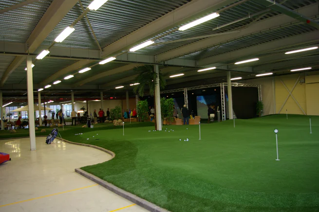 Tucson Indoor putting green in open commercial space