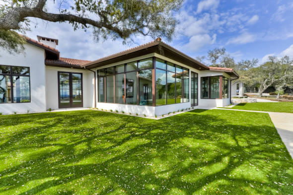 Tucson artificial grass for residential lawns